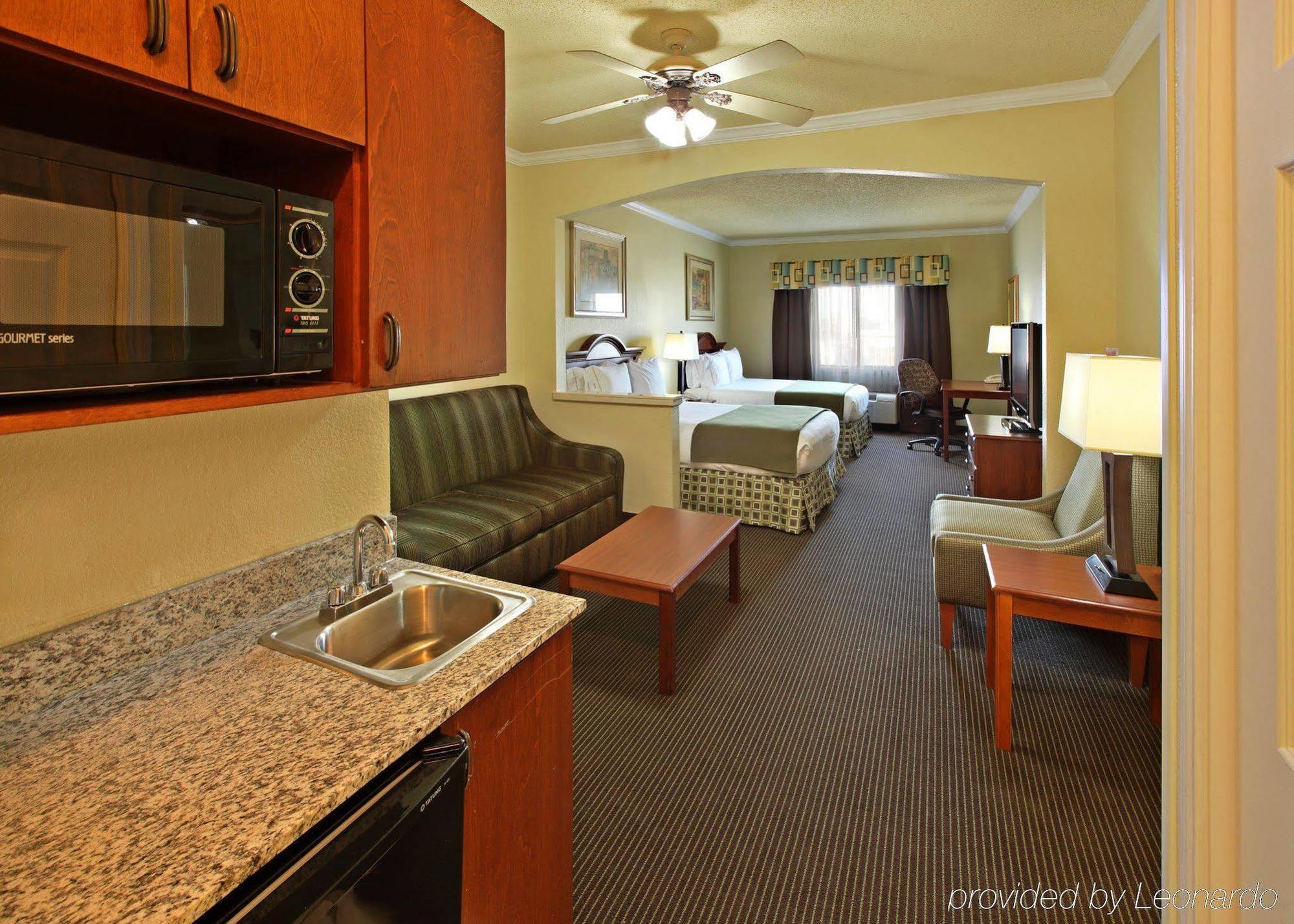 Holiday Inn Express Hotel & Suites Greenville By Ihg Екстер'єр фото