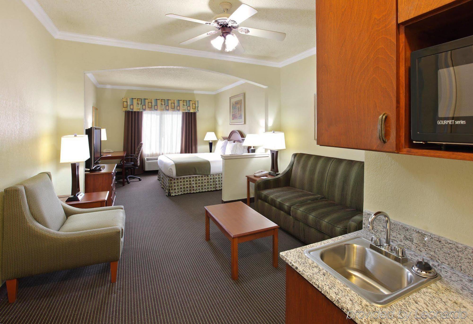 Holiday Inn Express Hotel & Suites Greenville By Ihg Екстер'єр фото