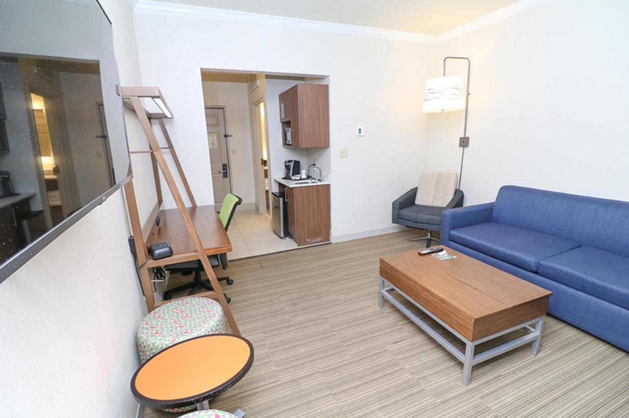 Holiday Inn Express Hotel & Suites Greenville By Ihg Екстер'єр фото
